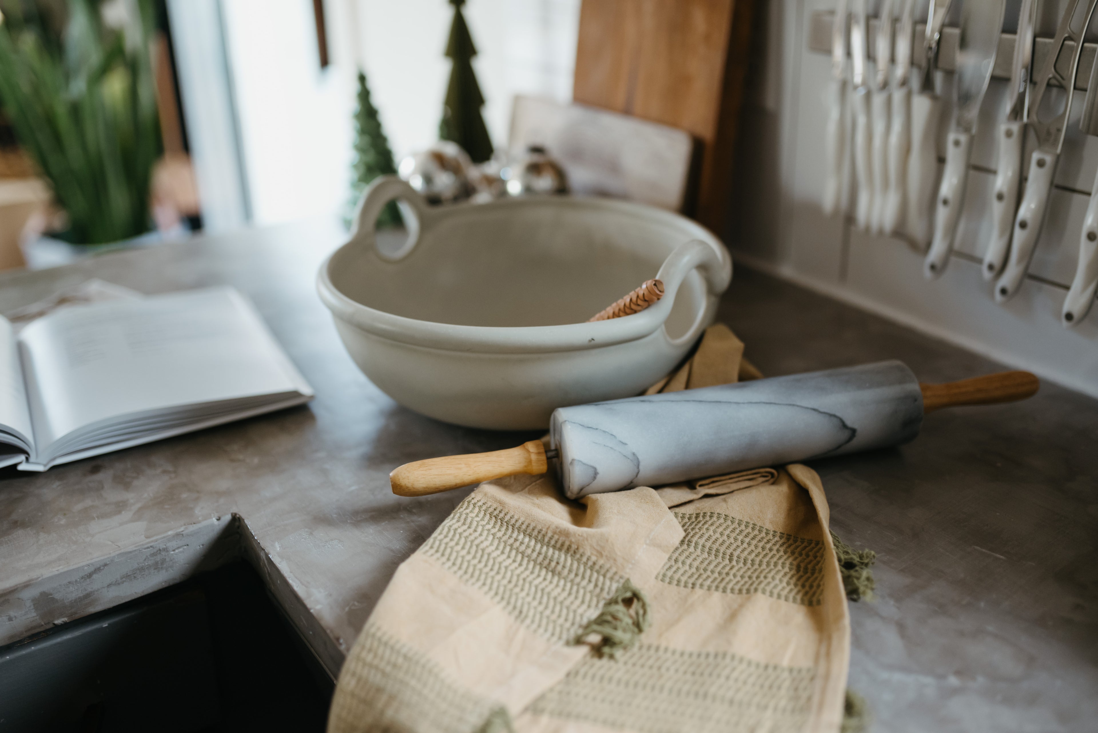 Settler's Serving Bowl