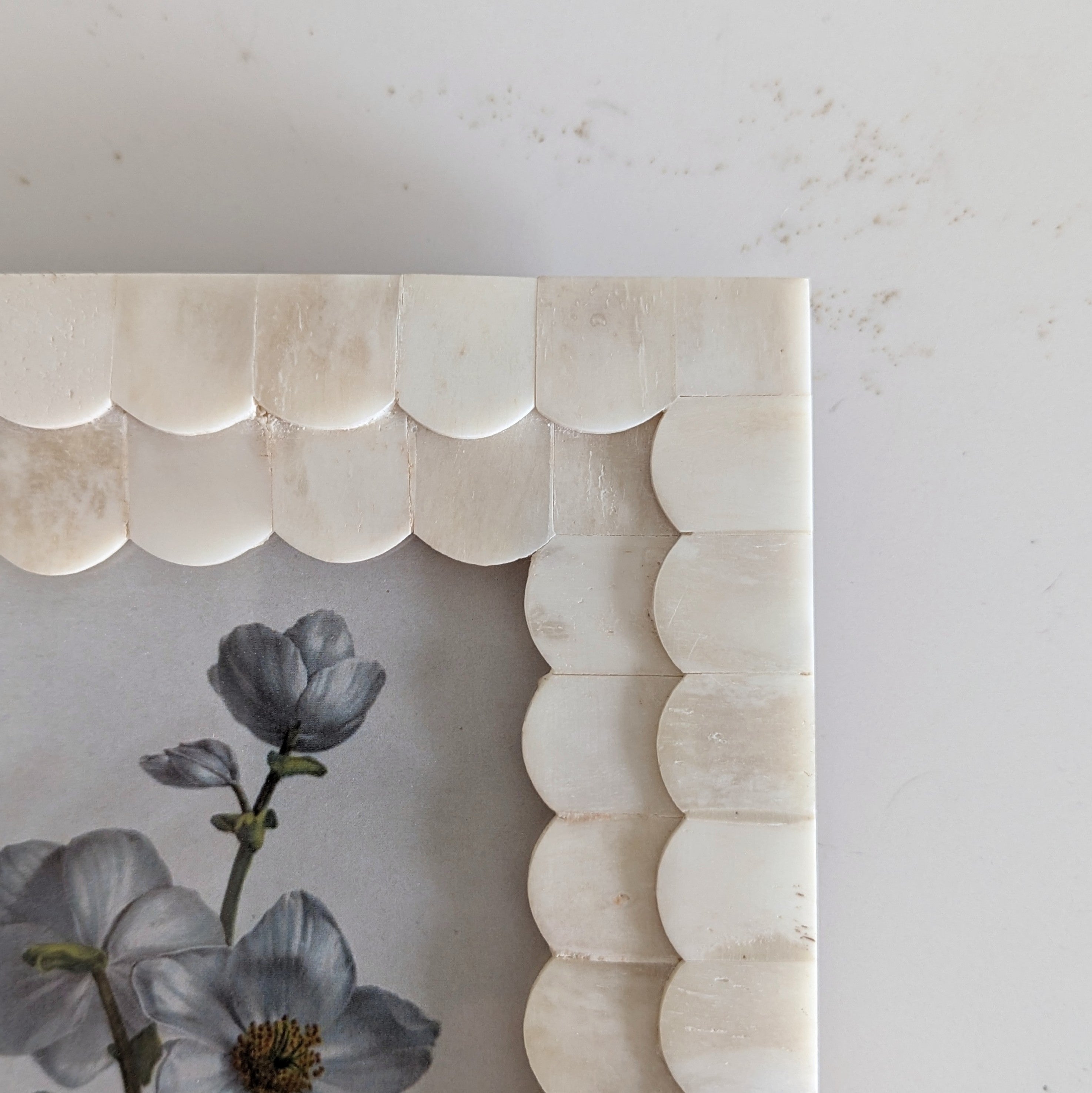 Scalloped Photo Frame