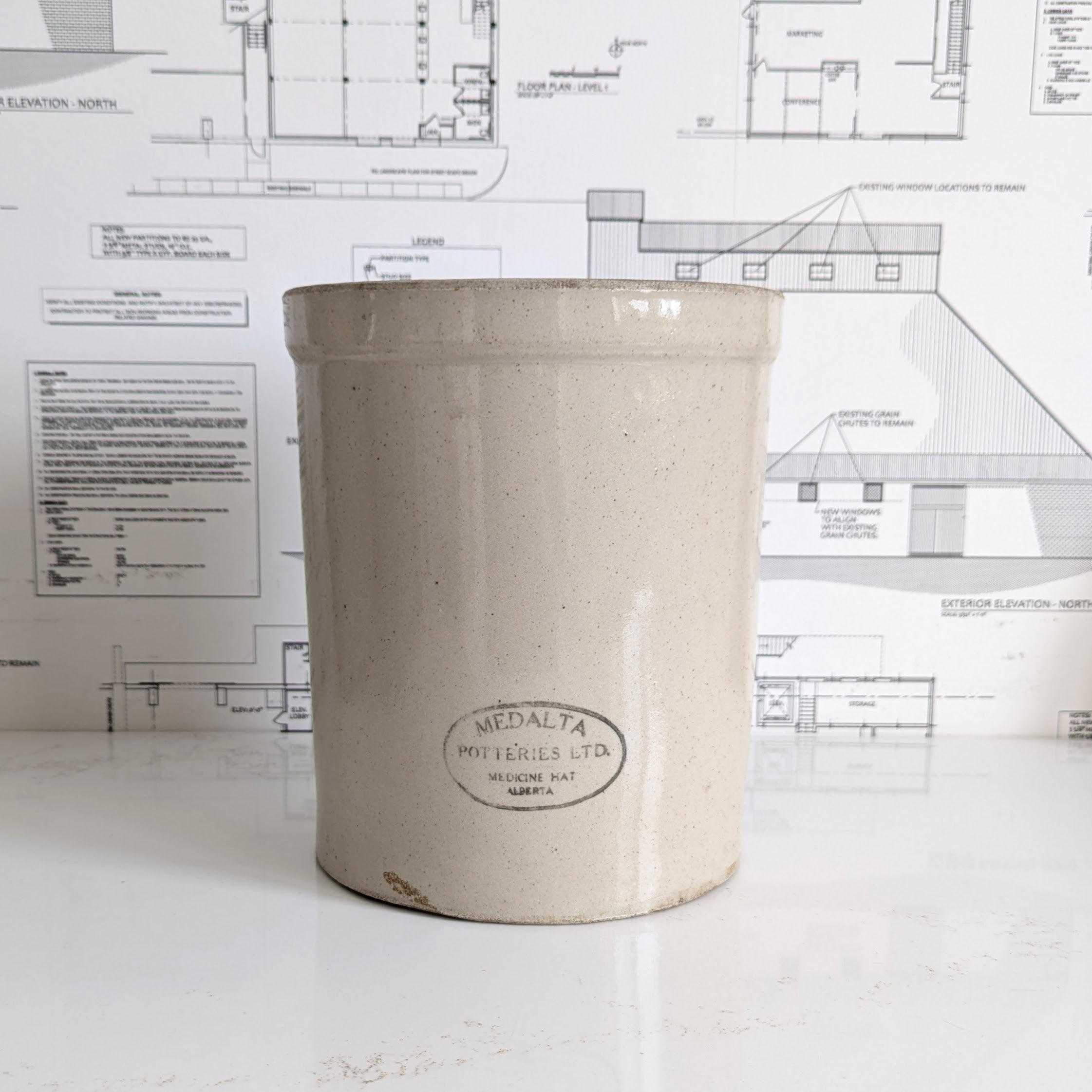 Vintage - Medalta Crock