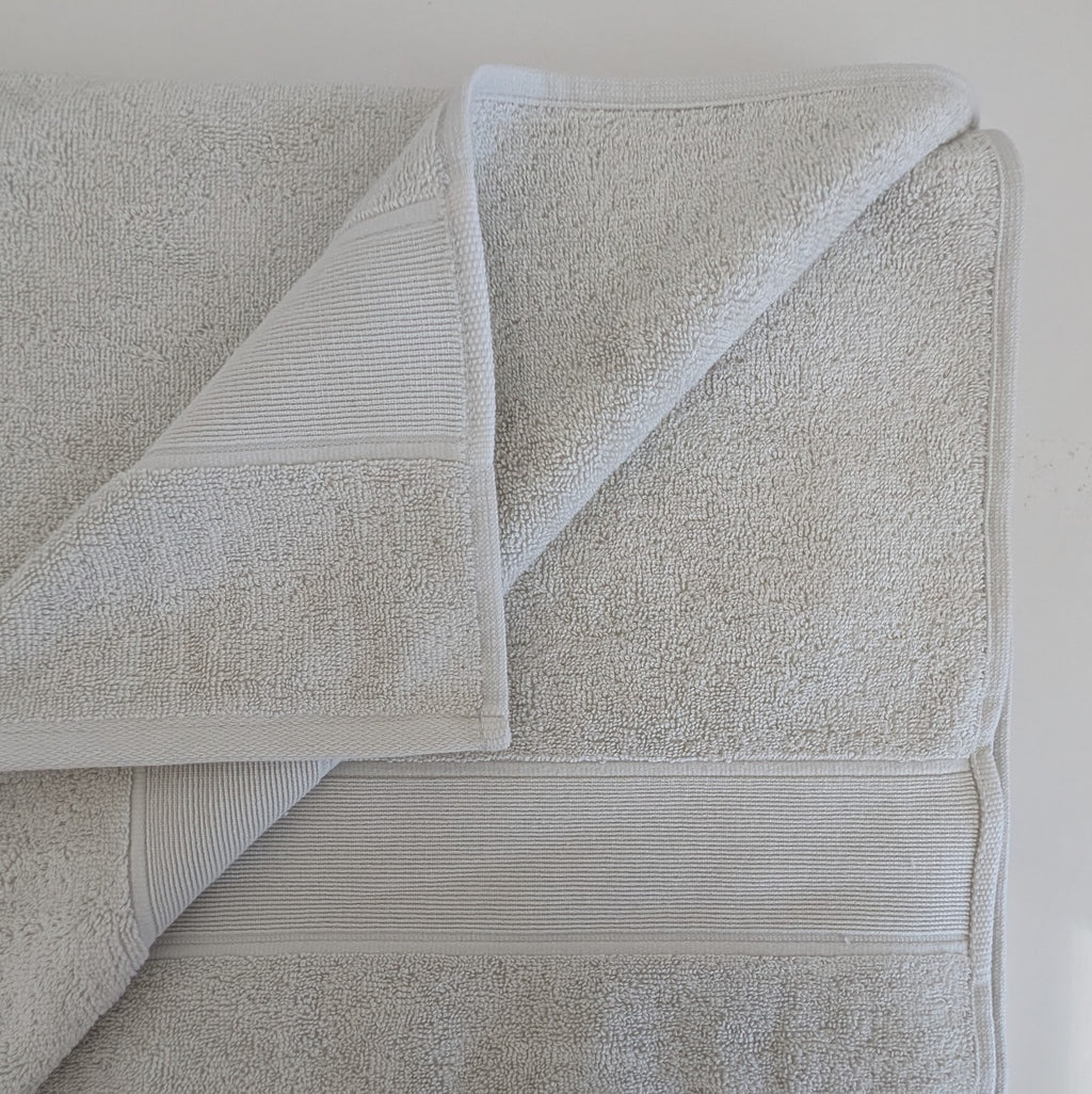 Stretch Bath Towel - Solid