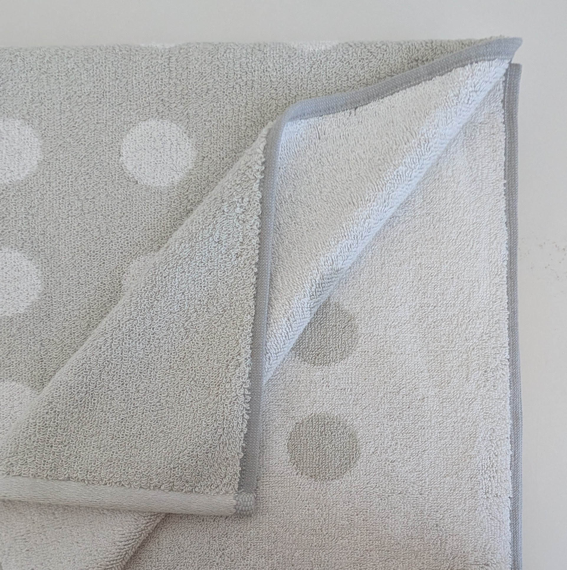 Stretch Bath Towel - Dot