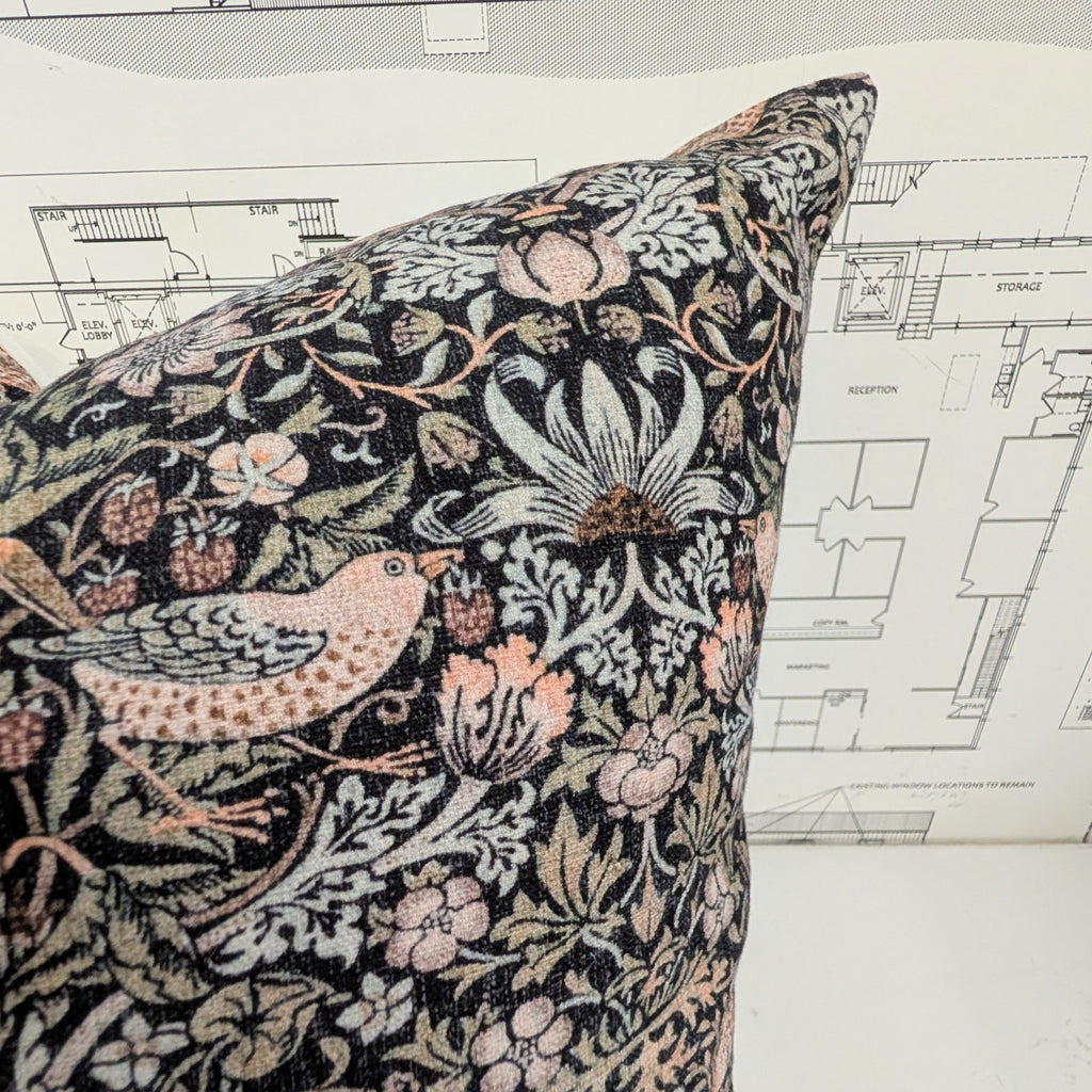 Enchanting Vine 18x18 Pillow