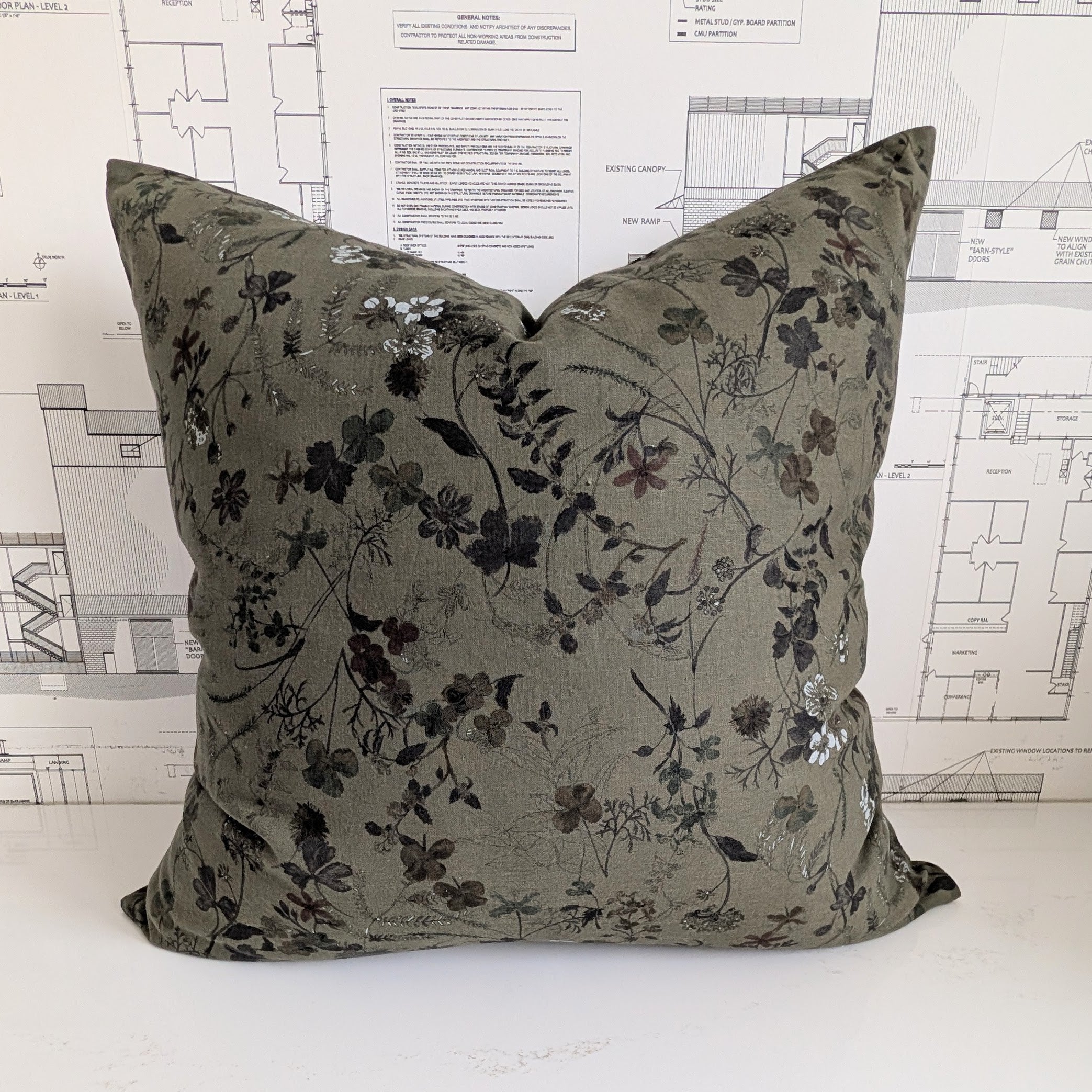 Reina Pillow Cover