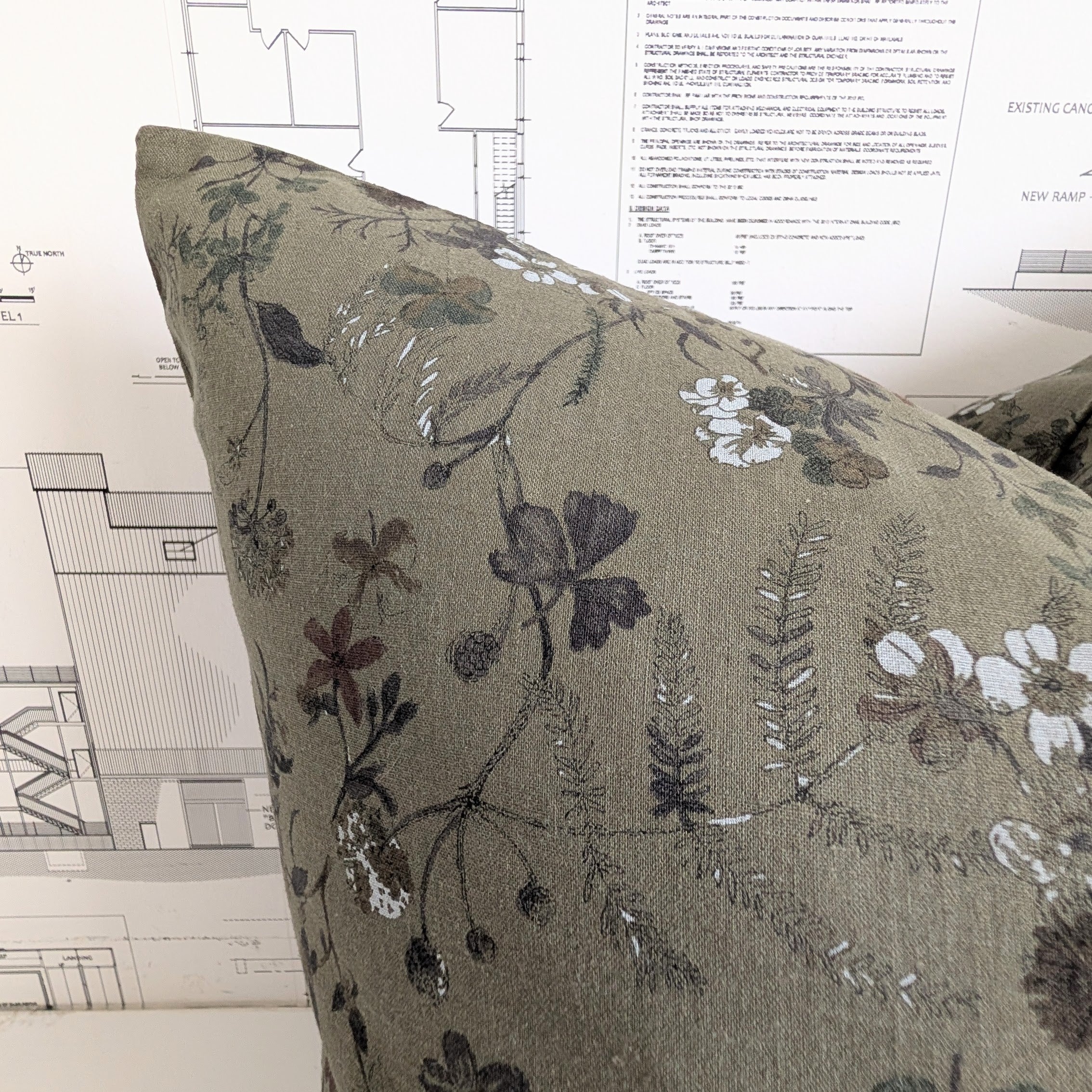Reina Pillow Cover