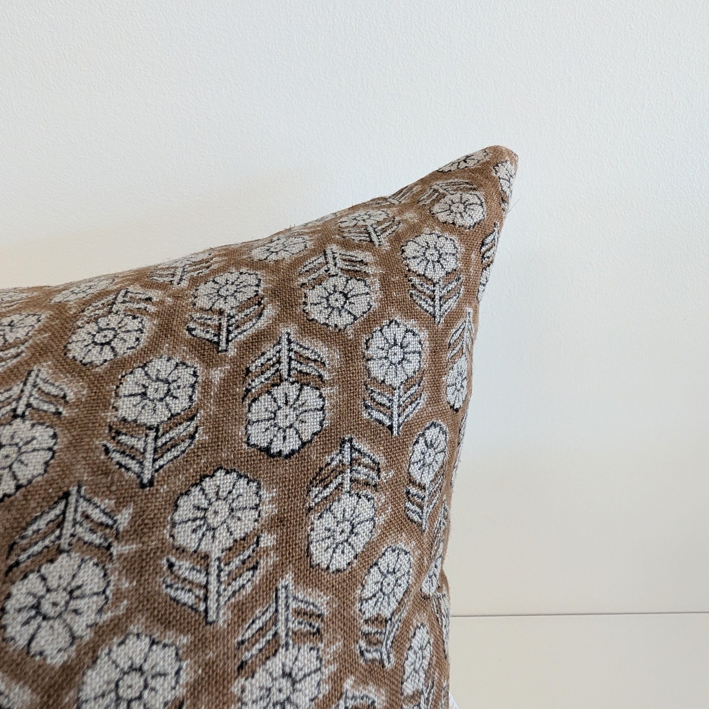 Betsy Lumbar Pillow Cover