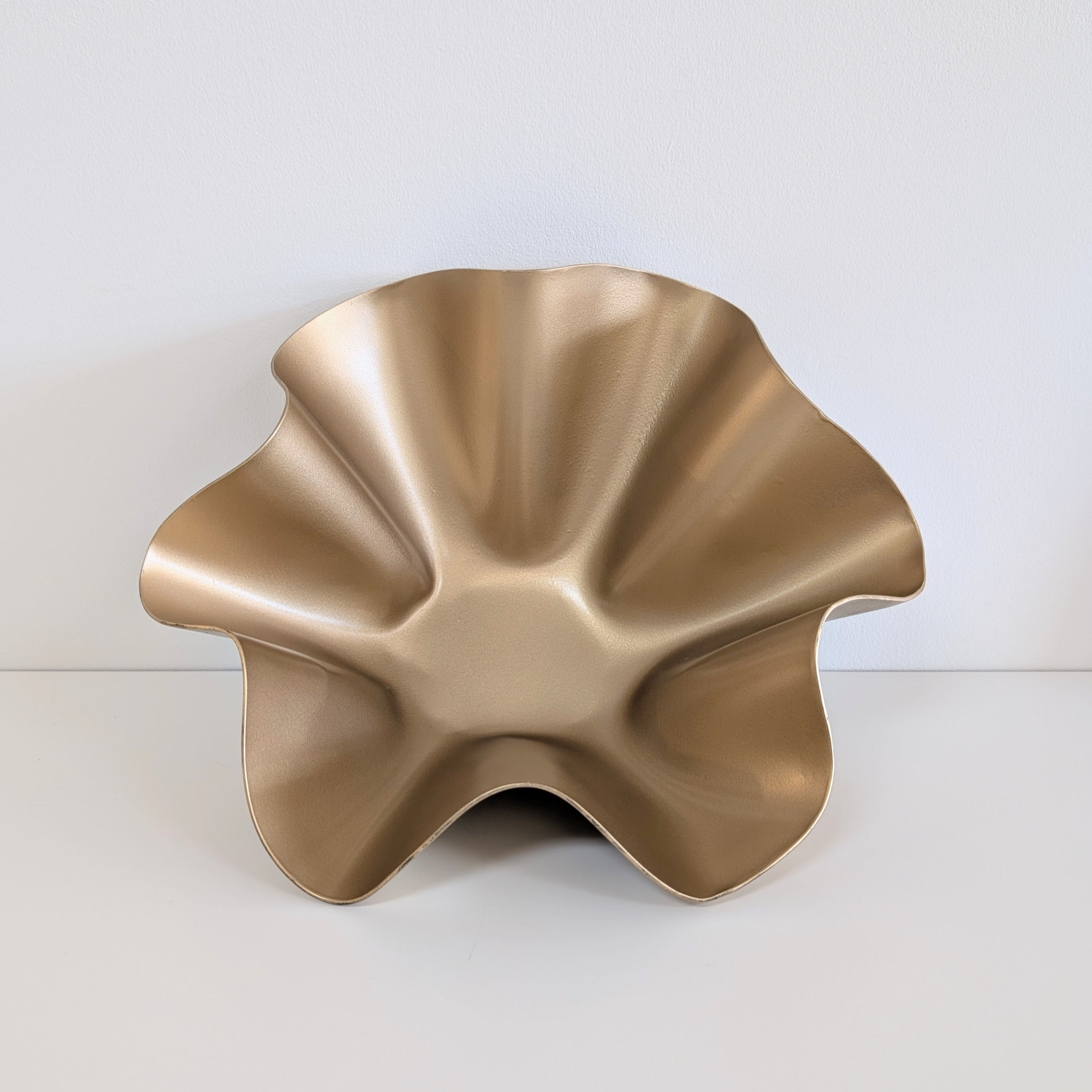 Metal Wavy Bowl