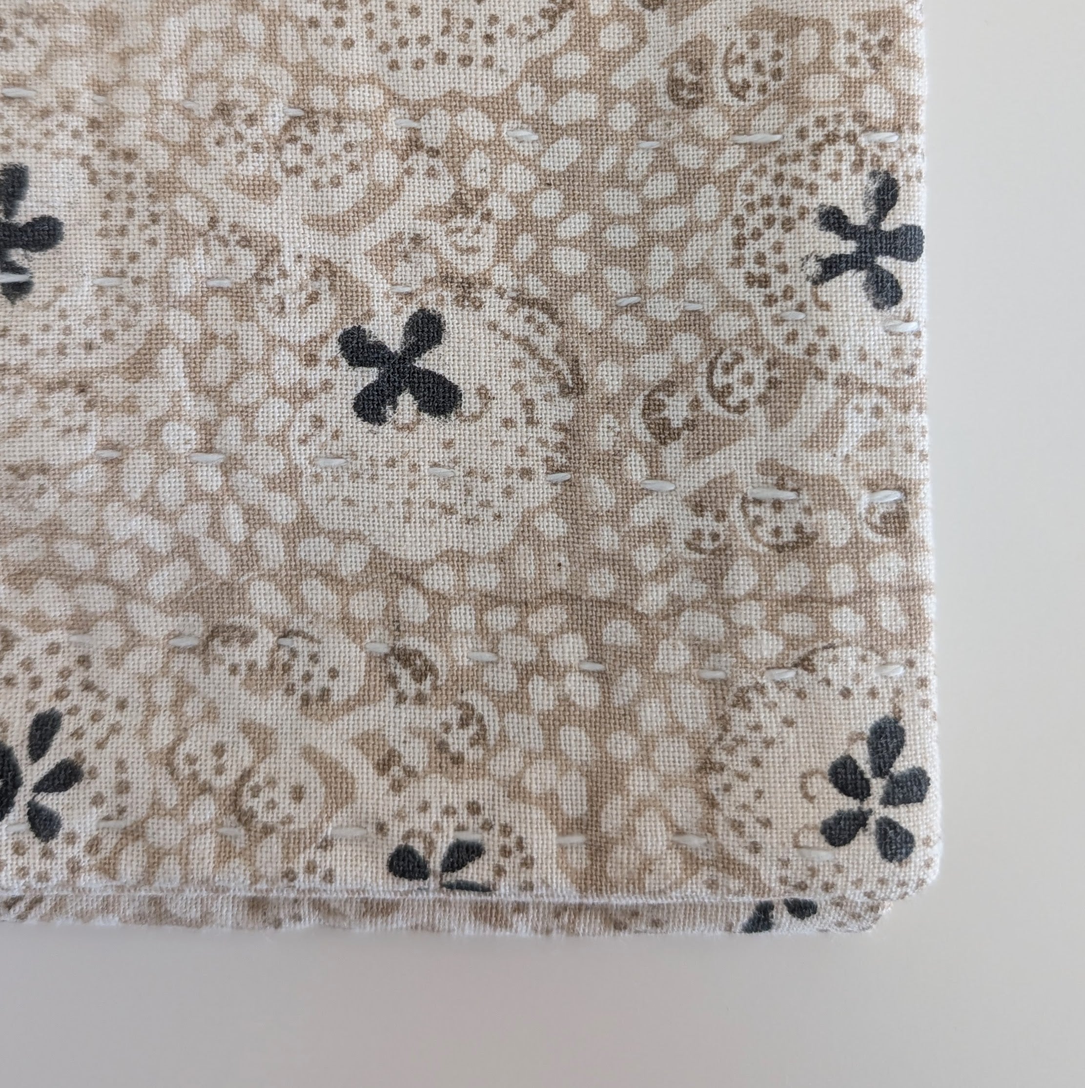 Clover Lumbar Cover